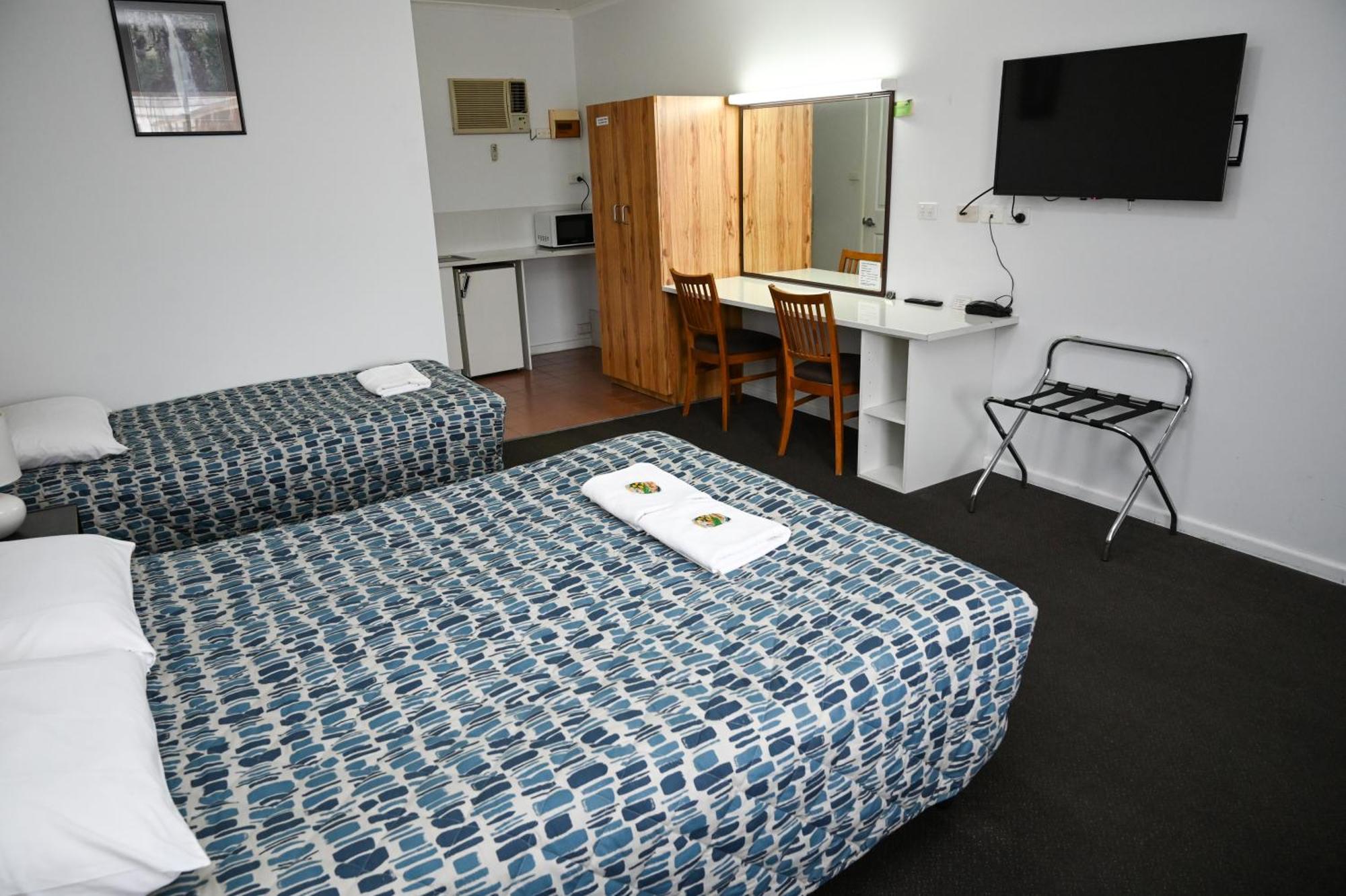 Holbrook Town Centre Motor Inn מראה חיצוני תמונה