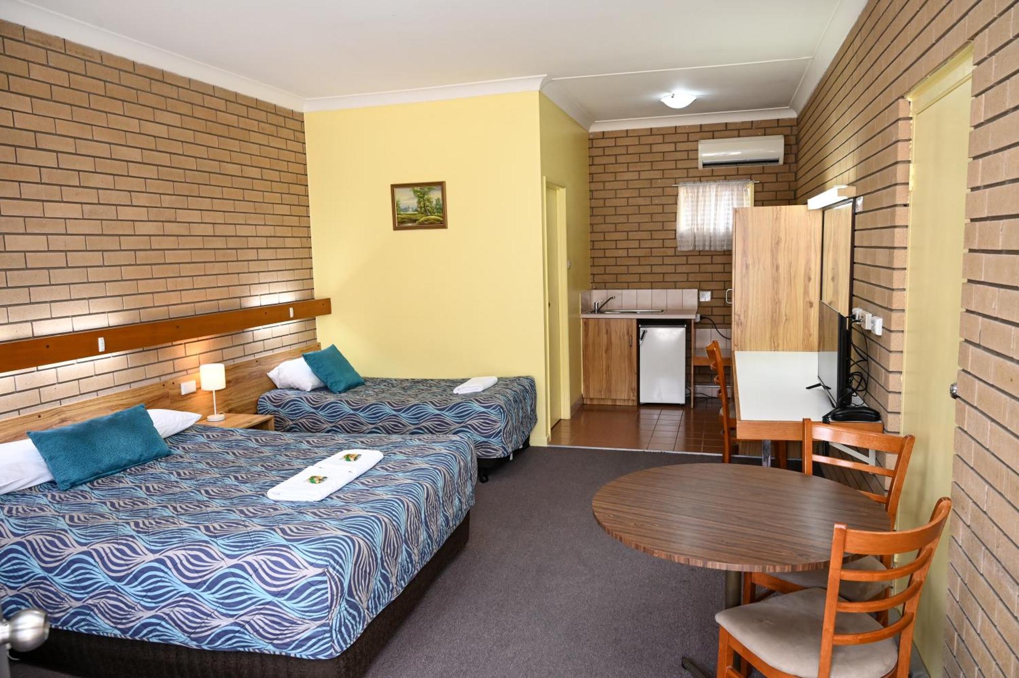Holbrook Town Centre Motor Inn מראה חיצוני תמונה