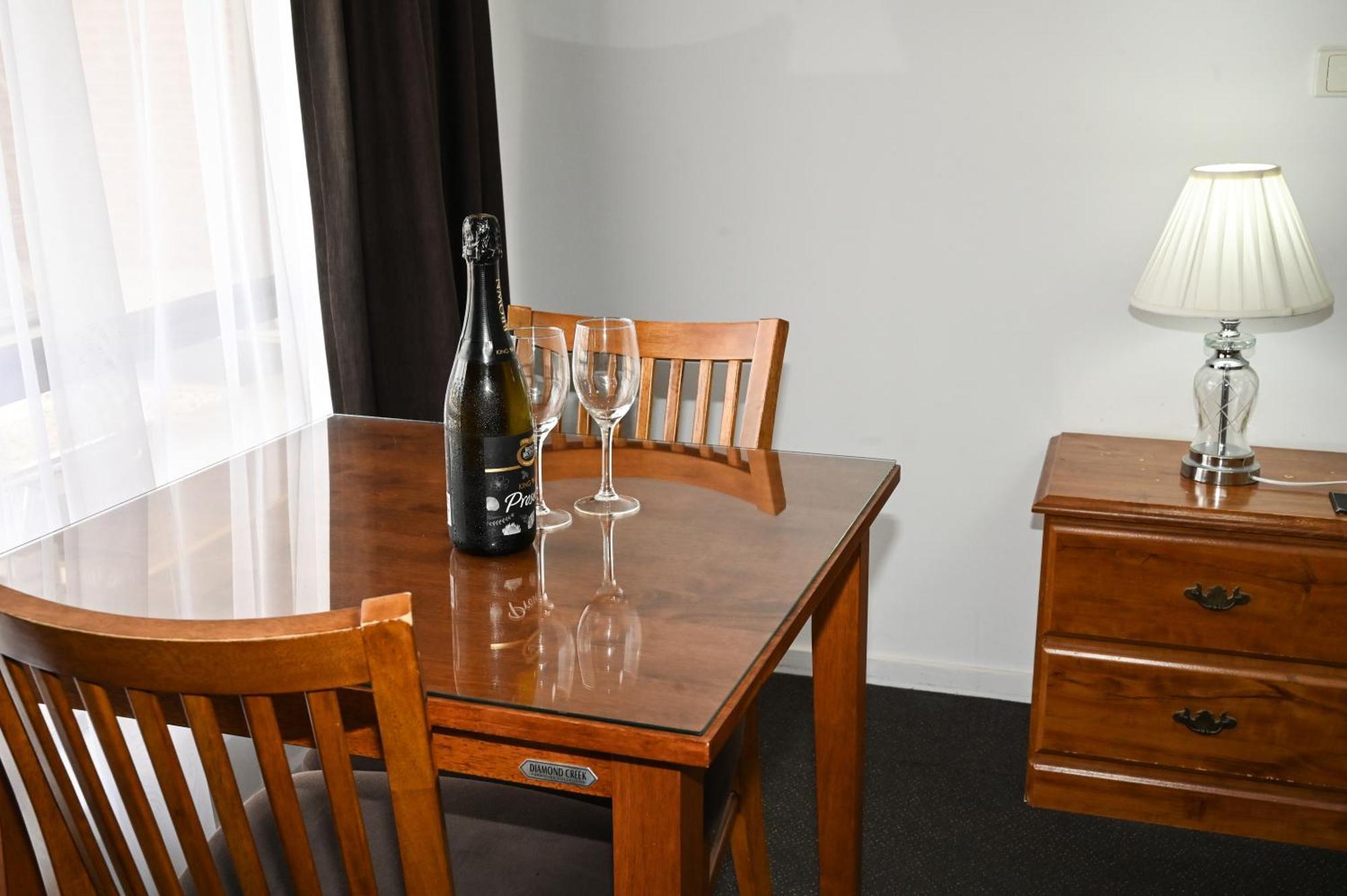 Holbrook Town Centre Motor Inn מראה חיצוני תמונה