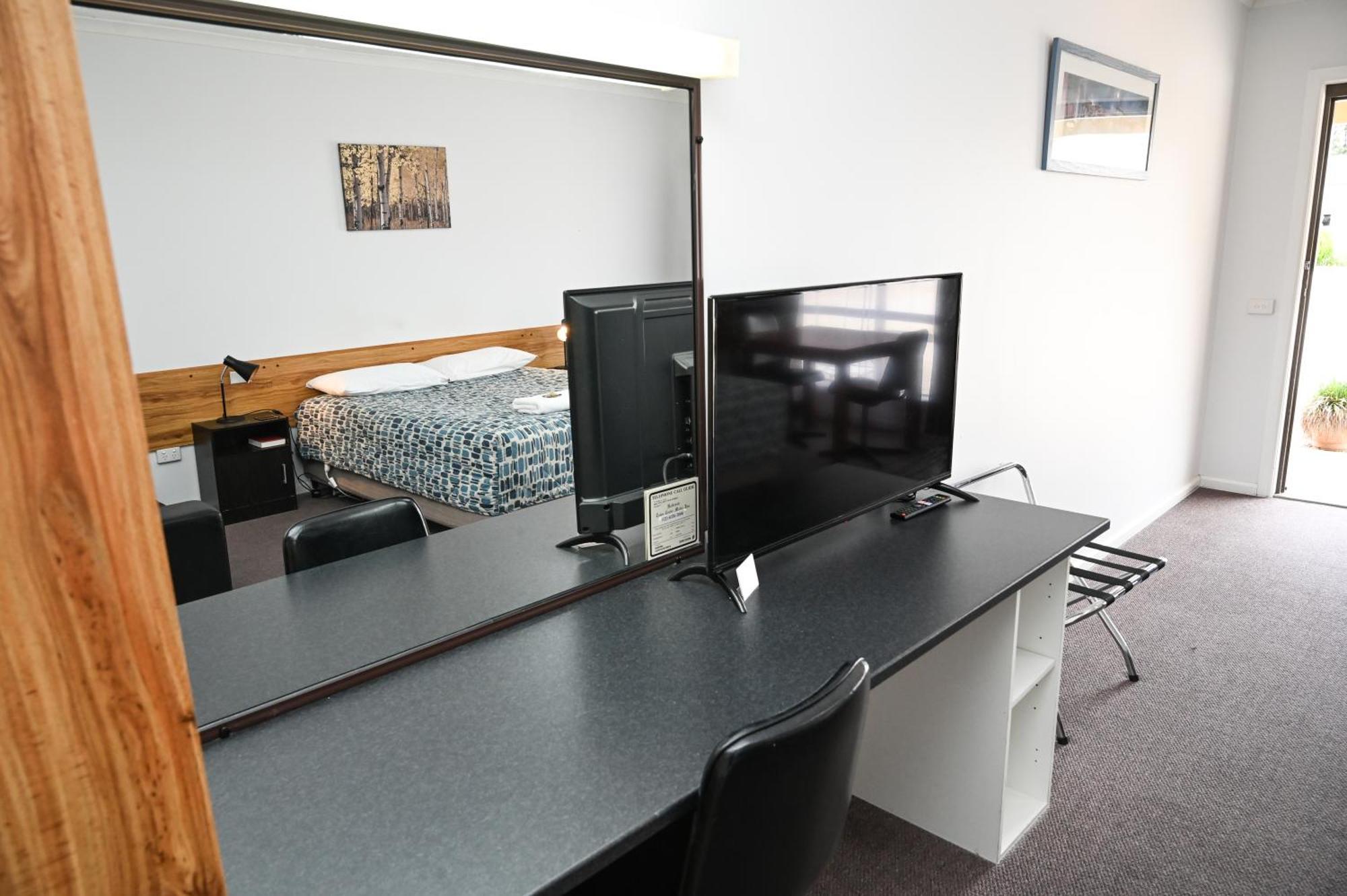 Holbrook Town Centre Motor Inn מראה חיצוני תמונה