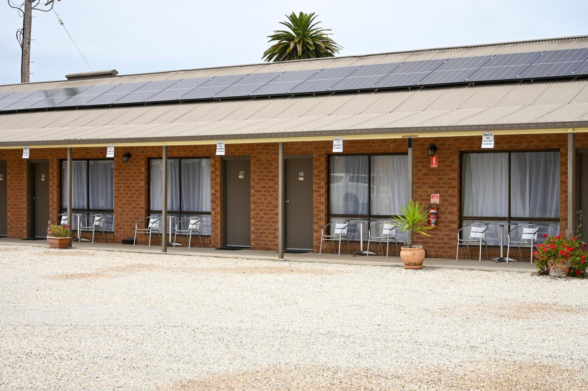 Holbrook Town Centre Motor Inn מראה חיצוני תמונה