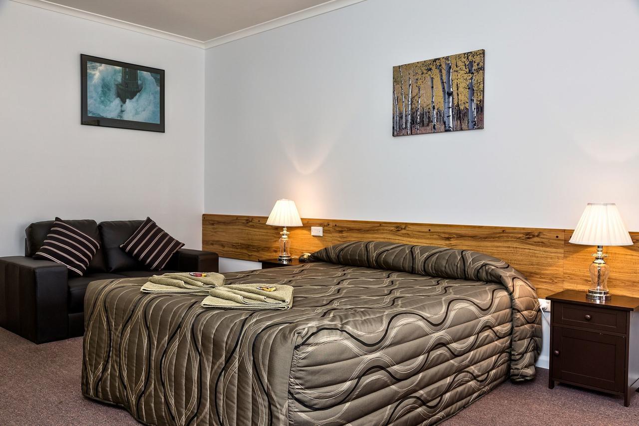 Holbrook Town Centre Motor Inn מראה חיצוני תמונה
